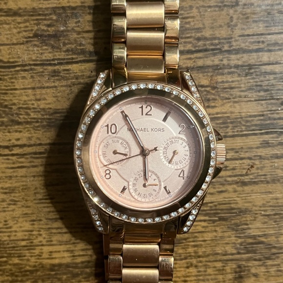 Authentic Michael Kors Champagne Rose Gold Plated Stainless Steel Wrist Watch - Picture 2 of 5